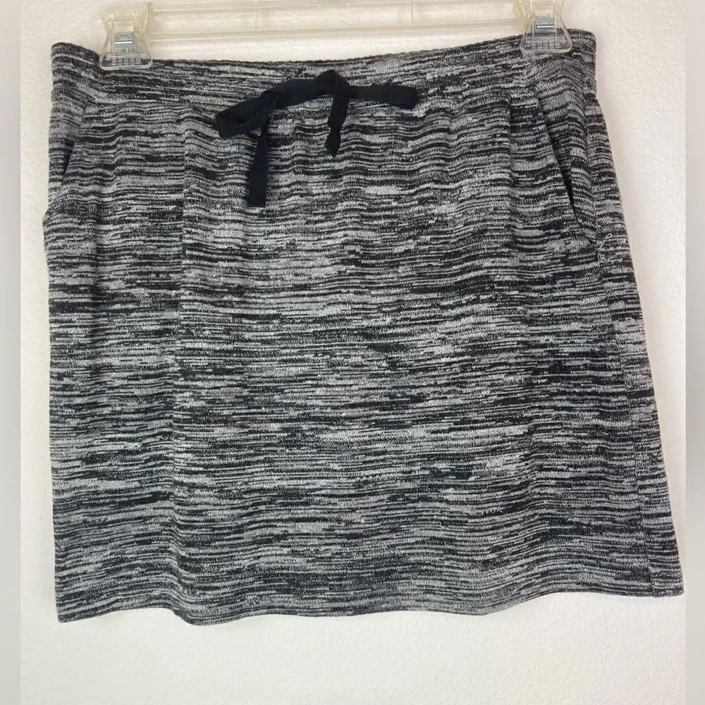 Loft skirt w/ pockets elastic drawstring waist. Mini!